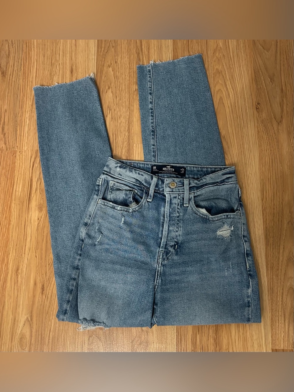 Hollister Ultra High Rise Vintage Distressed Straight Jeans